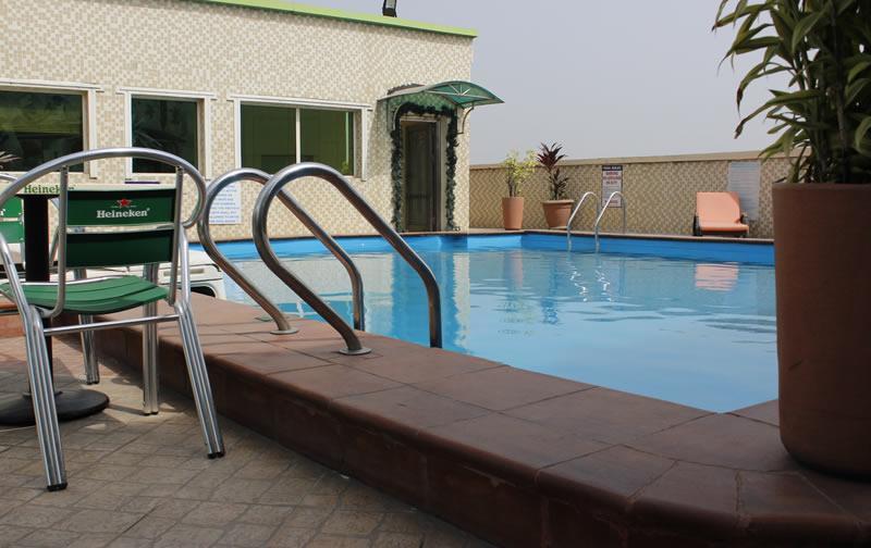 Westown Hotel Лагос Екстериор снимка